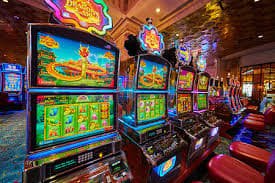 Multiple Live Sic Bo tables at mitosbola with varying limit tiers